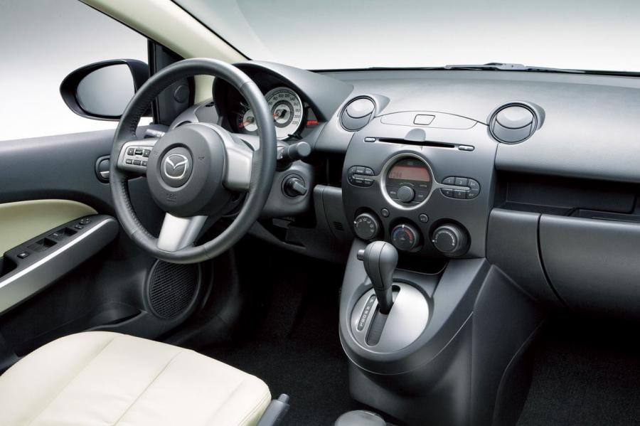  Mazda2 Sedan 2008 года  (фото 17 из 18)